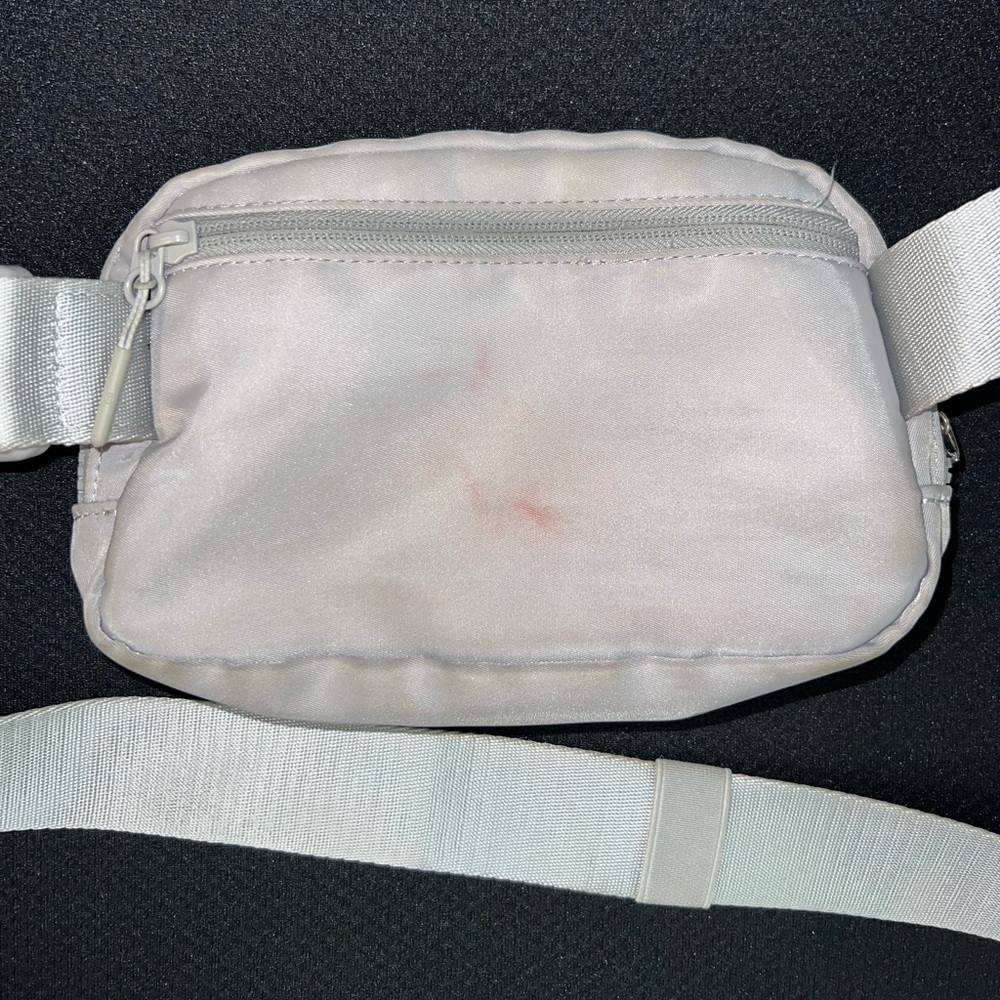 Lululemon Everywhere Belt Bag 1L - Picture 6 of 12